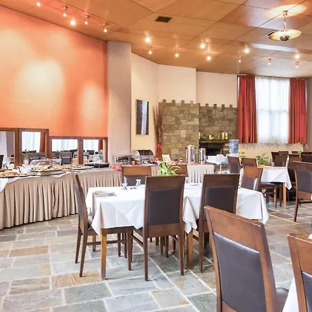 Arahova Inn Hotel מלון