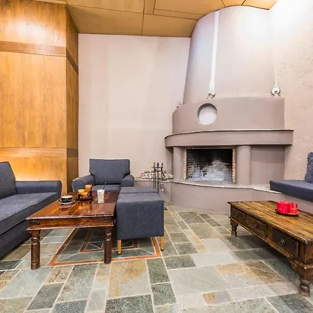 Arahova Inn Hotel Ξενοδοχείο 3*