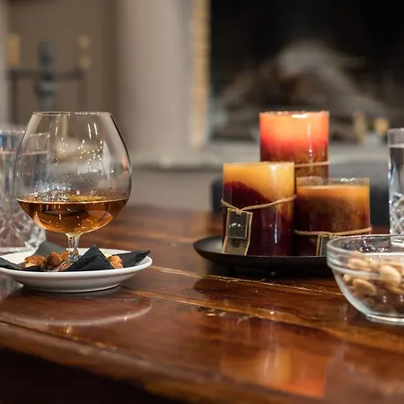 Arahova Inn Hotel מלון אראחובה