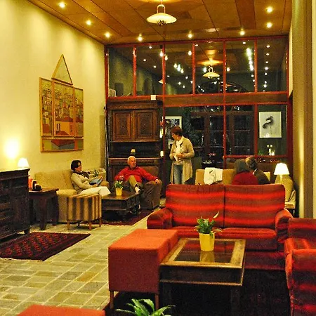 Arahova Inn Hotel אראחובה