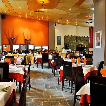 Arahova Inn Hotel מלון