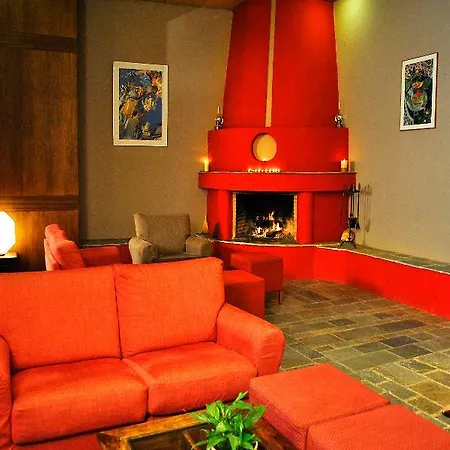 מלון Arahova Inn Hotel 3*