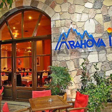 Arahova Inn Hotel