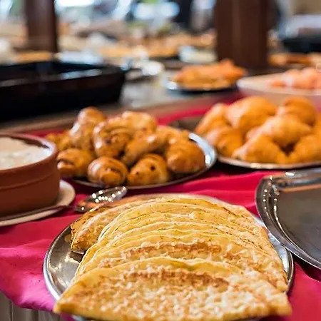 מלון Arahova Inn Hotel אראחובה