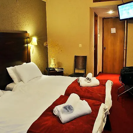 Arahova Inn Hotel 3* אראחובה