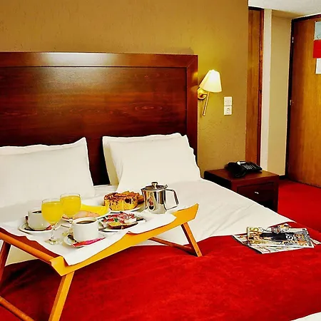 מלון Arahova Inn Hotel אראחובה