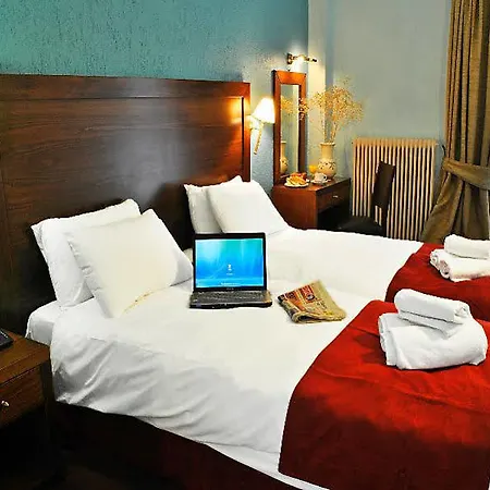 Arahova Inn Hotel מלון אראחובה
