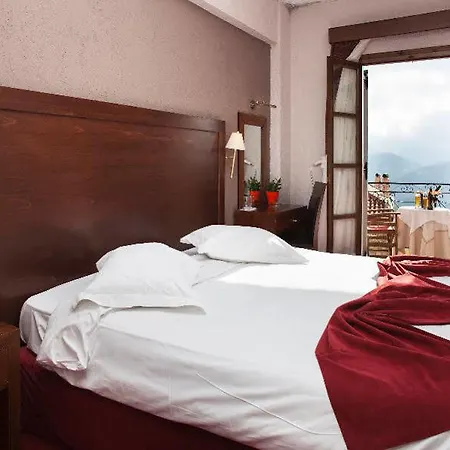 מלון Arahova Inn Hotel אראחובה