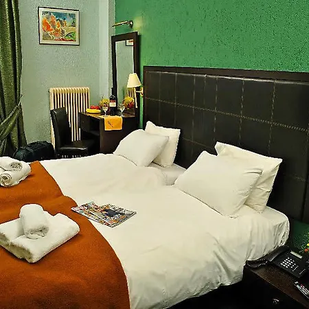 Arahova Inn Hotel מלון אראחובה