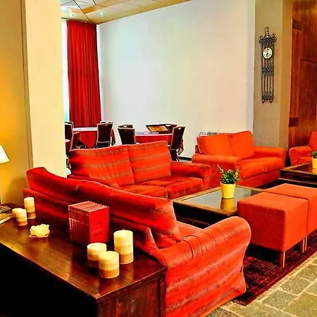 מלון Arahova Inn Hotel אראחובה