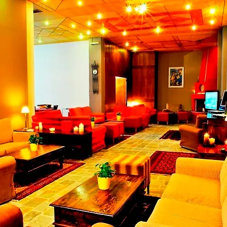 Arahova Inn Hotel 3* אראחובה