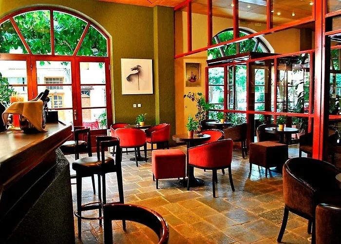 Arahova Inn Hotel Hotel