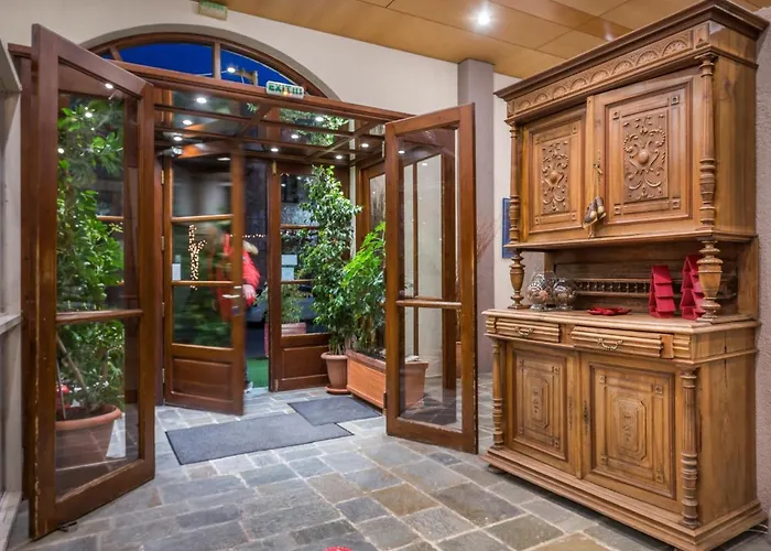 Arahova Inn Hotel Hotel