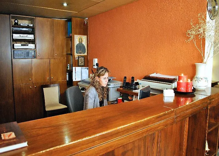 Arahova Inn Hotel Hotel 3*